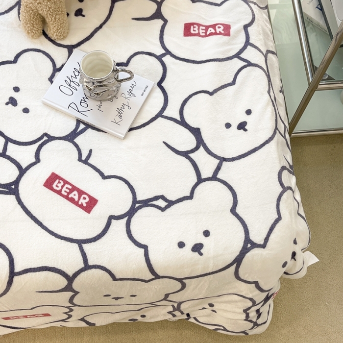 91家纺网 家纺一手货源 找家纺 昔可家纺 2021新款牛奶羊羔绒印花毯 可比小熊米白