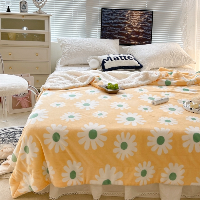 91家纺网 家纺一手货源 找家纺 昔可家纺 2021新款牛奶羊羔绒印花毯 奶黄雏菊花