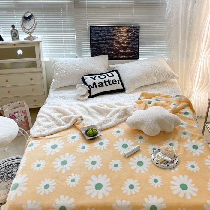 91家纺网 家纺一手货源 找家纺 昔可家纺 2021新款牛奶羊羔绒印花毯 奶黄雏菊花