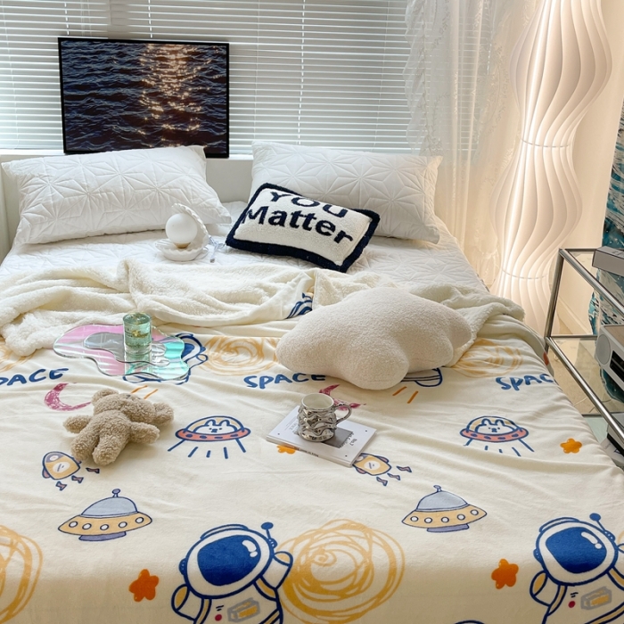91家纺网 家纺一手货源 找家纺 昔可家纺 2021新款牛奶羊羔绒印花毯 太空宇航员