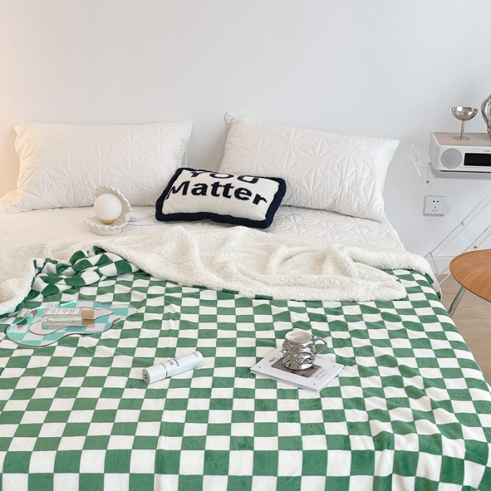 91家纺网 家纺一手货源 找家纺 昔可家纺 2021新款牛奶羊羔绒印花毯 棋盘格-绿