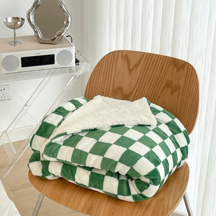 91家纺网 家纺一手货源 找家纺 昔可家纺 2021新款牛奶羊羔绒印花毯 棋盘格-绿