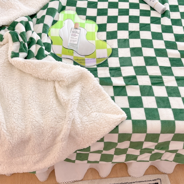 91家纺网 家纺一手货源 找家纺 昔可家纺 2021新款牛奶羊羔绒印花毯 棋盘格-绿