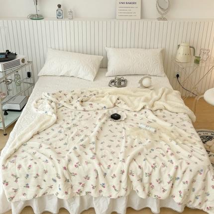 91家纺网 家纺一手货源 找家纺 昔可家纺 2021新款牛奶羊羔绒印花毯 韩式小花花