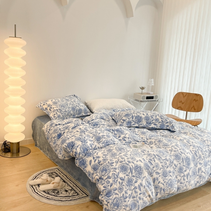 91家纺网 家纺一手货源 找家纺 昔可家纺 2021新款牛奶绒四件套-二批 手绘山茶蓝