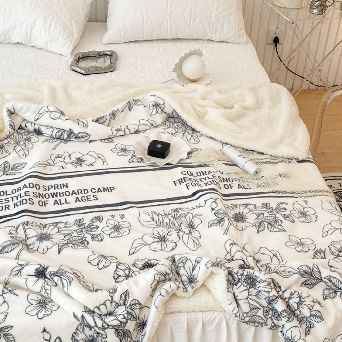 91家纺网 家纺一手货源 找家纺 昔可家纺 2021新款牛奶羊羔绒印花毯 黑茶