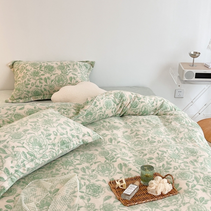 91家纺网 家纺一手货源 找家纺 昔可家纺 2021新款牛奶绒四件套-二批 手绘山茶绿