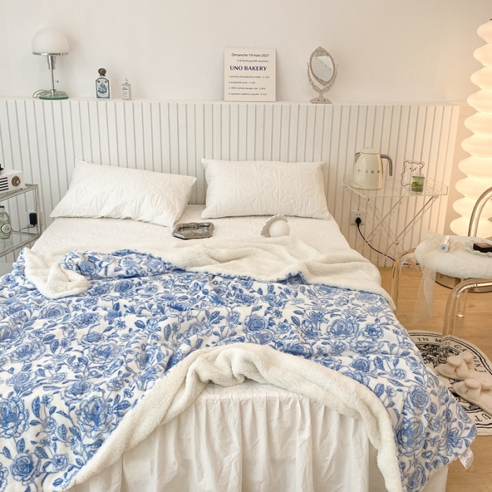 91家纺网 家纺一手货源 找家纺 昔可家纺 2021新款牛奶羊羔绒印花毯 手绘山茶蓝