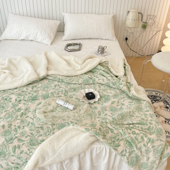 91家纺网 家纺一手货源 找家纺 昔可家纺 2021新款牛奶羊羔绒印花毯 手绘山茶绿