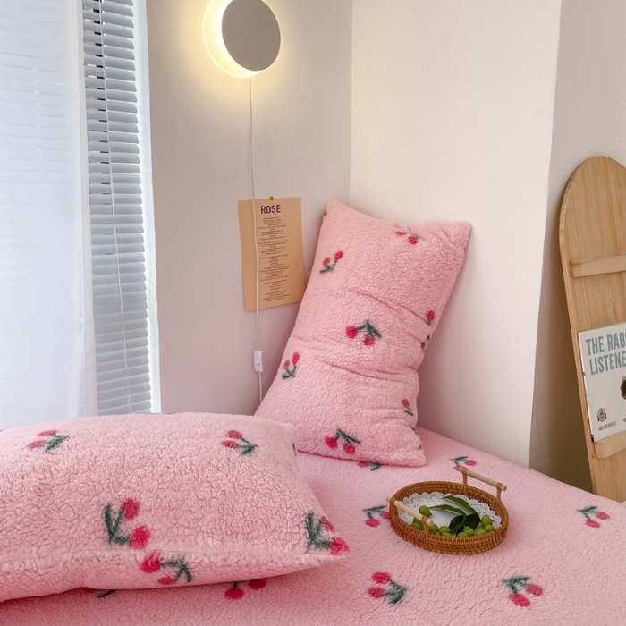 91家纺网 家纺一手货源 找家纺 昔可 2021新款泰迪羊羔绒四件套 粉粉小樱桃