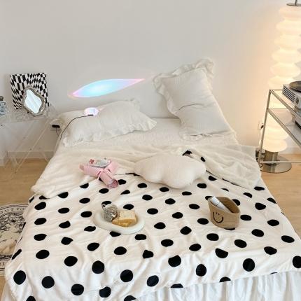 昔可家纺 2021新款牛奶羊羔绒印花毯 白波点