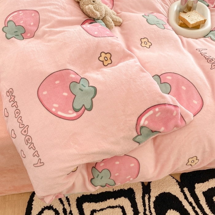 91家纺网 家纺一手货源 找家纺 昔可家纺 2021新款牛奶绒四件套-三批 花花大草莓