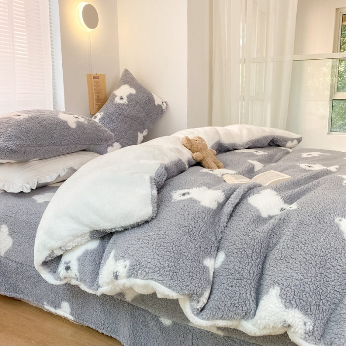 91家纺网 家纺一手货源 找家纺 昔可 2021新款泰迪羊羔绒四件套 灰底白熊