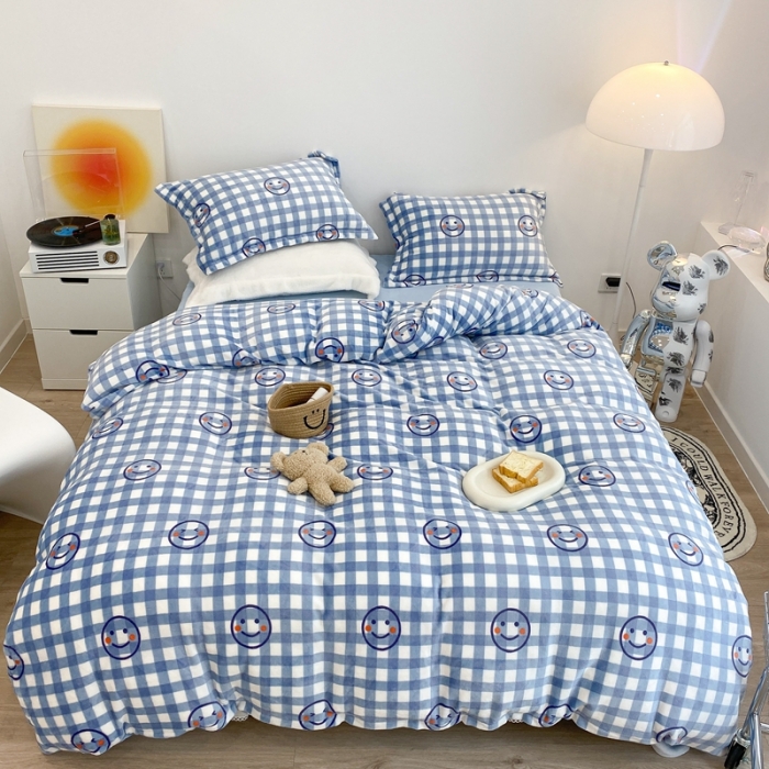 91家纺网 家纺一手货源 找家纺 昔可家纺 2021新款牛奶绒四件套-三批 蓝格笑脸