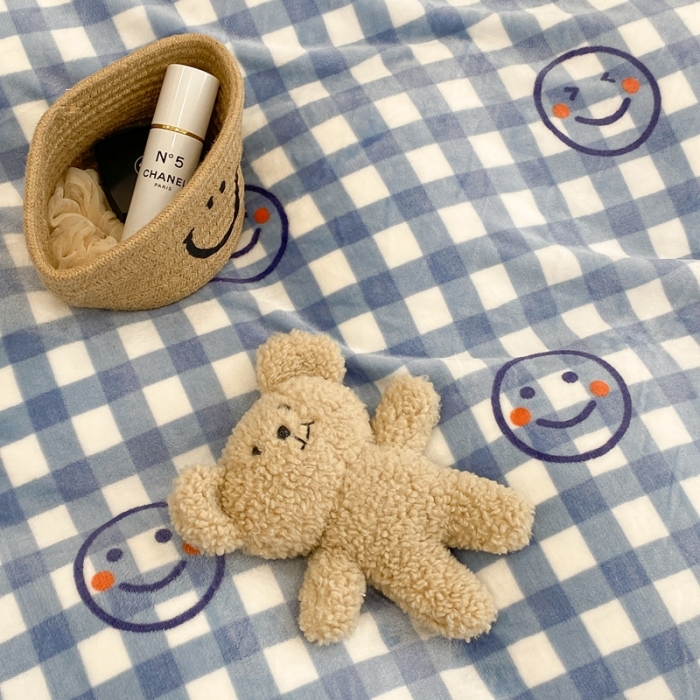 91家纺网 家纺一手货源 找家纺 昔可家纺 2021新款牛奶绒四件套-三批 蓝格笑脸