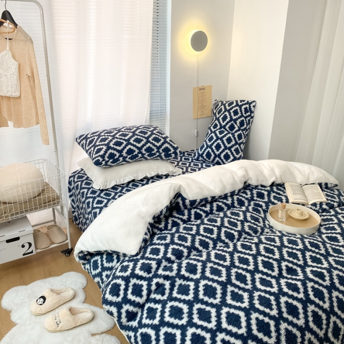 91家纺网 家纺一手货源 找家纺 昔可 2021新款泰迪羊羔绒四件套 简约菱格