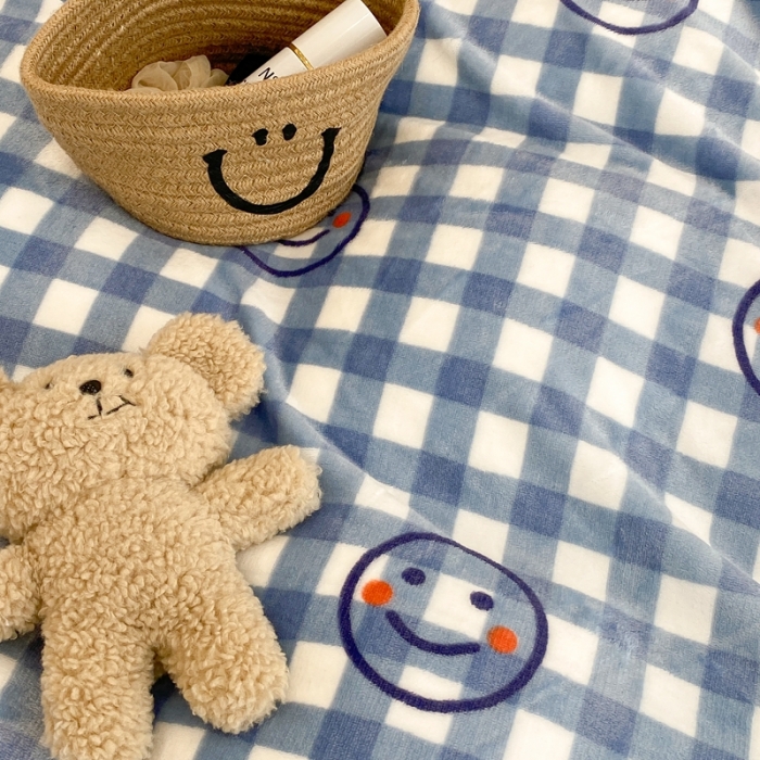 91家纺网 家纺一手货源 找家纺 昔可家纺 2021新款牛奶绒四件套-三批 蓝格笑脸