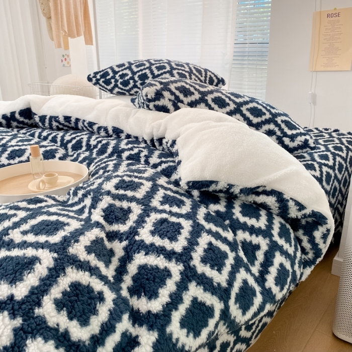 91家纺网 家纺一手货源 找家纺 昔可 2021新款泰迪羊羔绒四件套 简约菱格