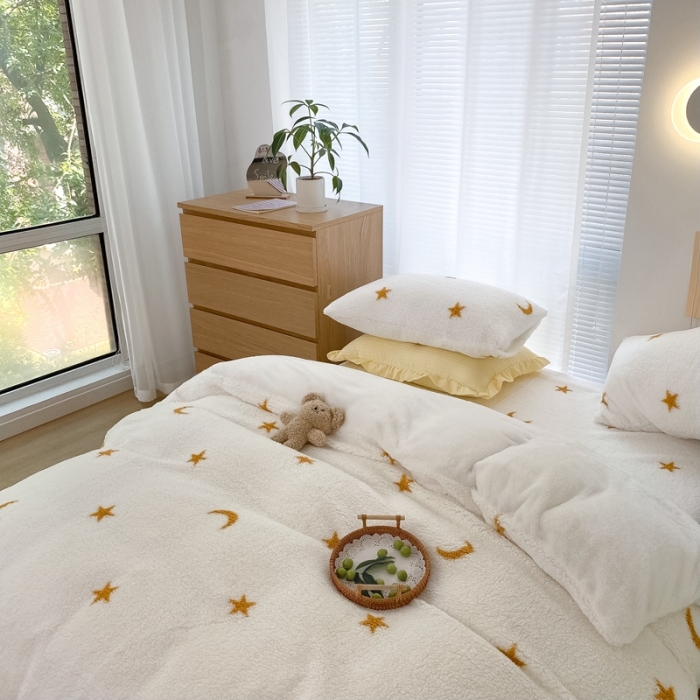 91家纺网 家纺一手货源 找家纺 昔可 2021新款泰迪羊羔绒四件套 金色星星月亮