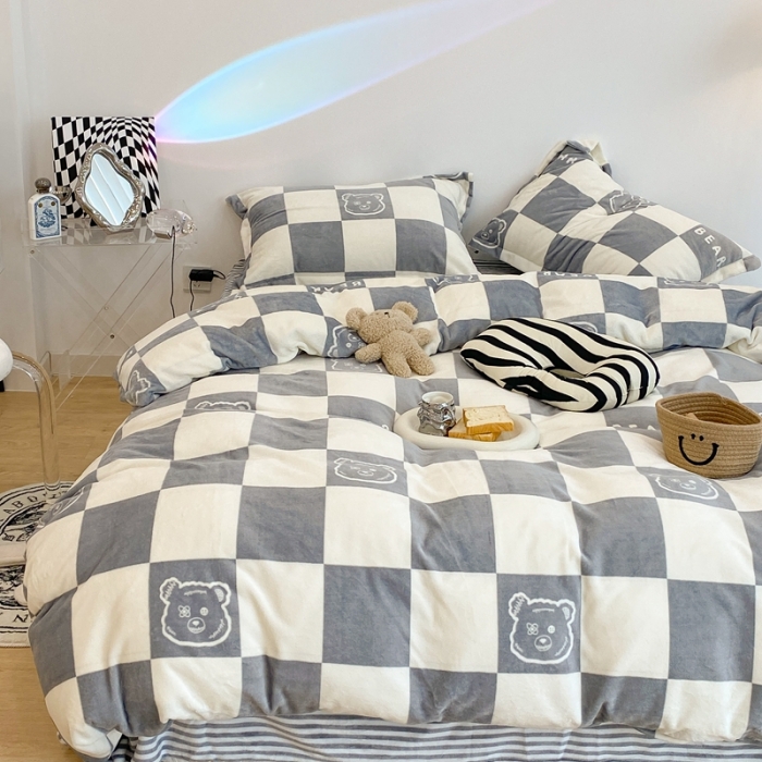 91家纺网 家纺一手货源 找家纺 昔可家纺 2021新款牛奶绒四件套-三批 灰格熊