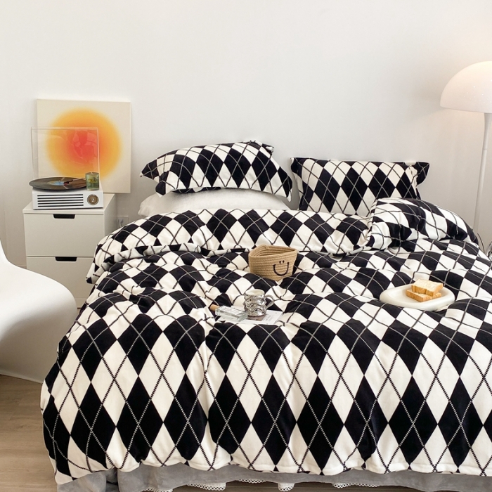 91家纺网 家纺一手货源 找家纺 昔可家纺 2021新款牛奶绒四件套-三批 菱格-黑白