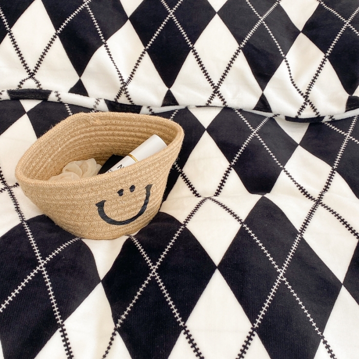 91家纺网 家纺一手货源 找家纺 昔可家纺 2021新款牛奶绒四件套-三批 菱格-黑白