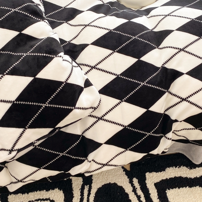 91家纺网 家纺一手货源 找家纺 昔可家纺 2021新款牛奶绒四件套-三批 菱格-黑灰