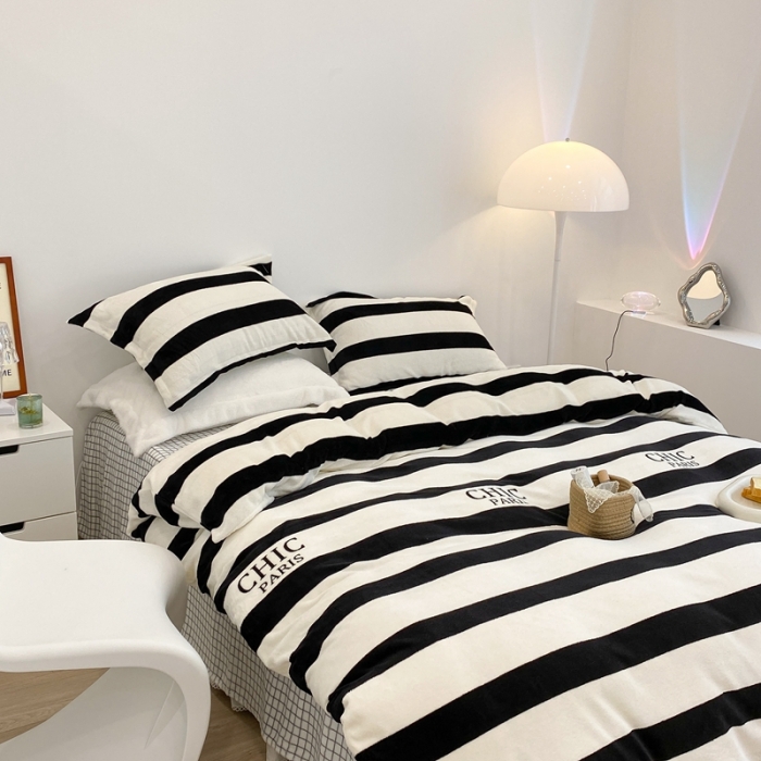 91家纺网 家纺一手货源 找家纺 昔可家纺 2021新款牛奶绒四件套-三批 条纹-黑白