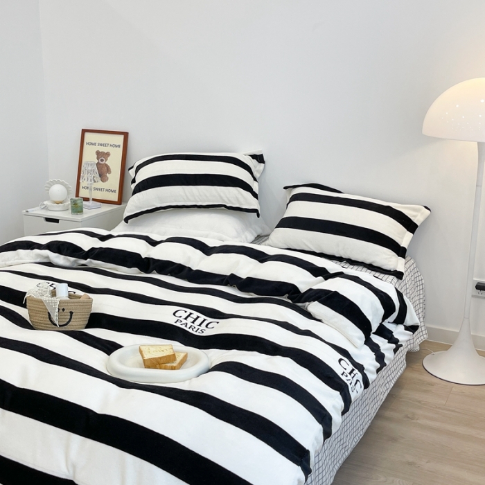 91家纺网 家纺一手货源 找家纺 昔可家纺 2021新款牛奶绒四件套-三批 条纹-黑白