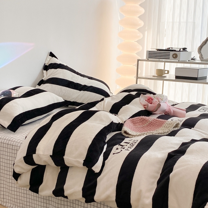 91家纺网 家纺一手货源 找家纺 昔可家纺 2021新款牛奶绒四件套-三批 条纹-黑灰