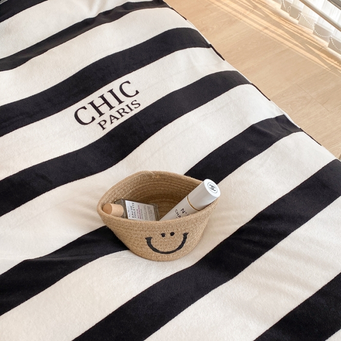 91家纺网 家纺一手货源 找家纺 昔可家纺 2021新款牛奶绒四件套-三批 条纹-黑灰