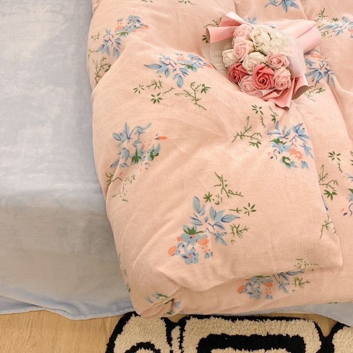 91家纺网 家纺一手货源 找家纺 昔可家纺 2021新款牛奶绒四件套-老花色 缤纷小花花