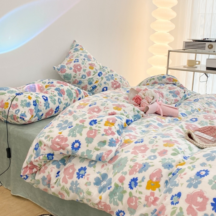 91家纺网 家纺一手货源 找家纺 昔可家纺 2021新款牛奶绒四件套-老花色 粉粉小兰花