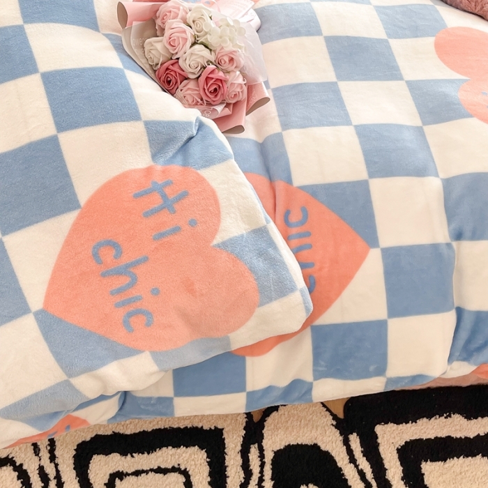 91家纺网 家纺一手货源 找家纺 昔可家纺 2021新款牛奶绒四件套-老花色 蓝棋盘爱心