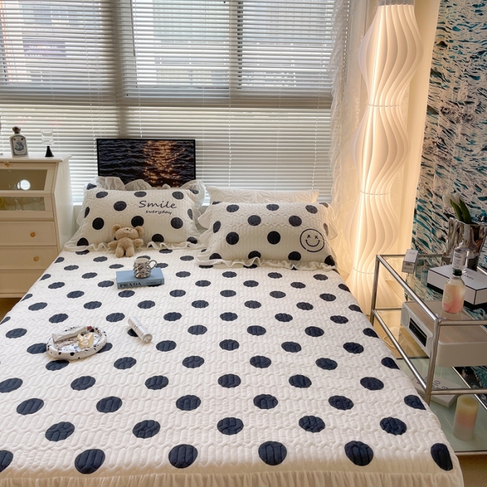 91家纺网 家纺一手货源 找家纺 昔可家纺 2021新款秋冬超仙牛奶宝宝绒床裙 大波点