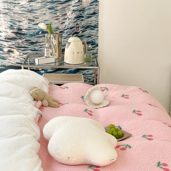 91家纺网 家纺一手货源 找家纺 昔可家纺 2021新款泰迪羊羔绒印花四件套粉粉小樱桃