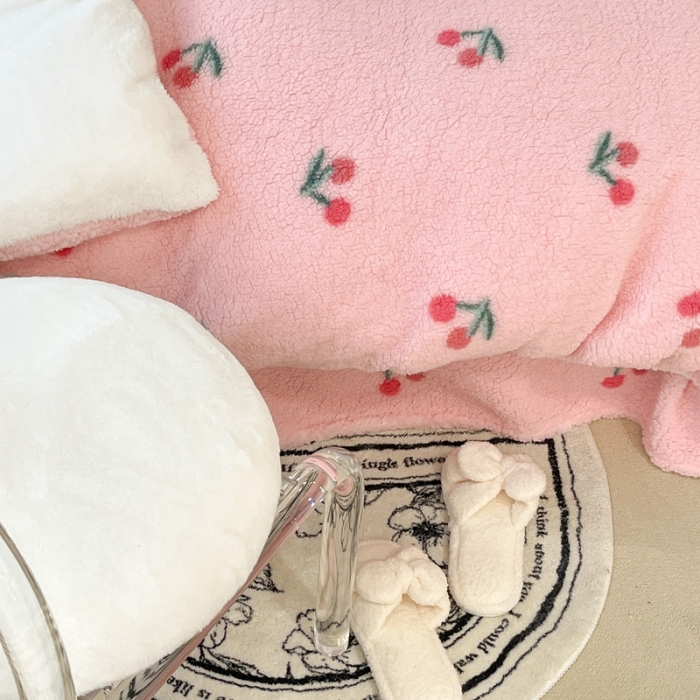 91家纺网 家纺一手货源 找家纺 昔可家纺 2021新款泰迪羊羔绒印花四件套粉粉小樱桃