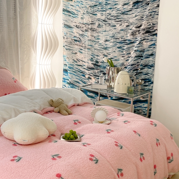 91家纺网 家纺一手货源 找家纺 昔可家纺 2021新款泰迪羊羔绒印花四件套粉粉小樱桃