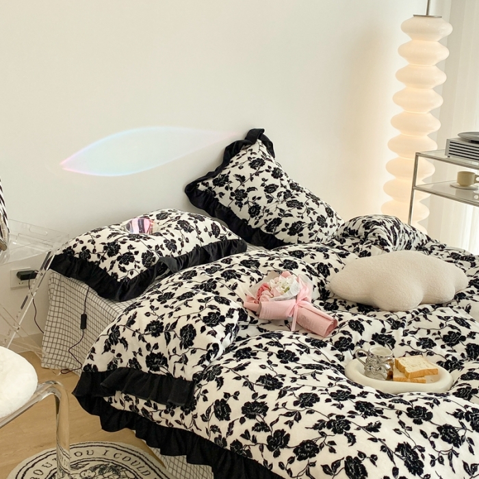 91家纺网 家纺一手货源 找家纺 昔可 2021新款黑色花边牛奶绒四件套 干枯玫瑰