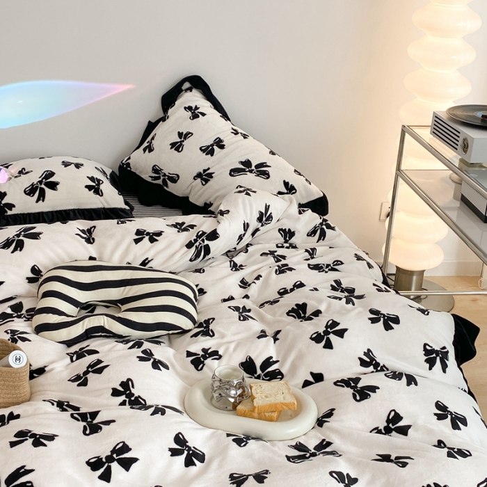 91家纺网 家纺一手货源 找家纺 昔可 2021新款黑色花边牛奶绒四件套 赫本黑蝴蝶结