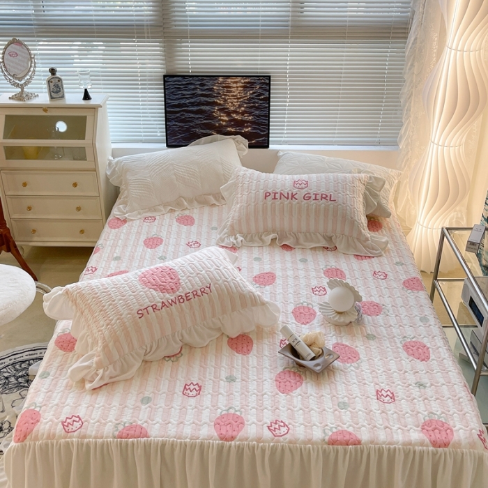 91家纺网 家纺一手货源 找家纺 昔可家纺 2021新款秋冬超仙牛奶宝宝绒床裙 少女心草莓