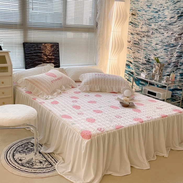 91家纺网 家纺一手货源 找家纺 昔可家纺 2021新款秋冬超仙牛奶宝宝绒床裙 少女心草莓