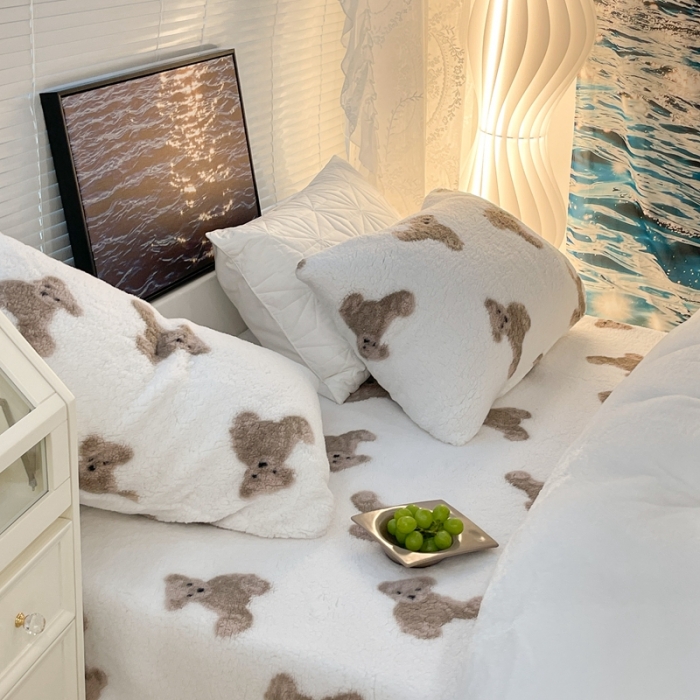 91家纺网 家纺一手货源 找家纺 昔可家纺 2021新款泰迪羊羔绒印花四件套韩国小熊