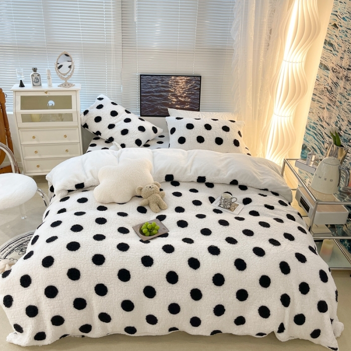 91家纺网 家纺一手货源 找家纺 昔可家纺 2021新款泰迪羊羔绒印花四件套黑白波点