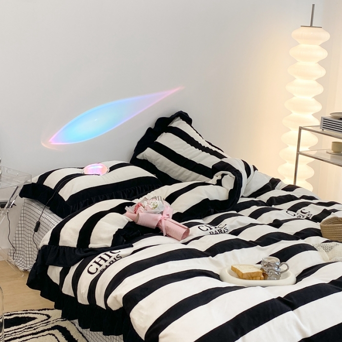 91家纺网 家纺一手货源 找家纺 昔可 2021新款黑色花边牛奶绒四件套 香香条纹