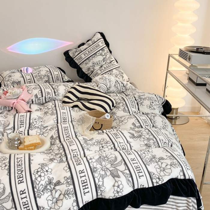 91家纺网 家纺一手货源 找家纺 昔可 2021新款黑色花边牛奶绒四件套 优雅生活