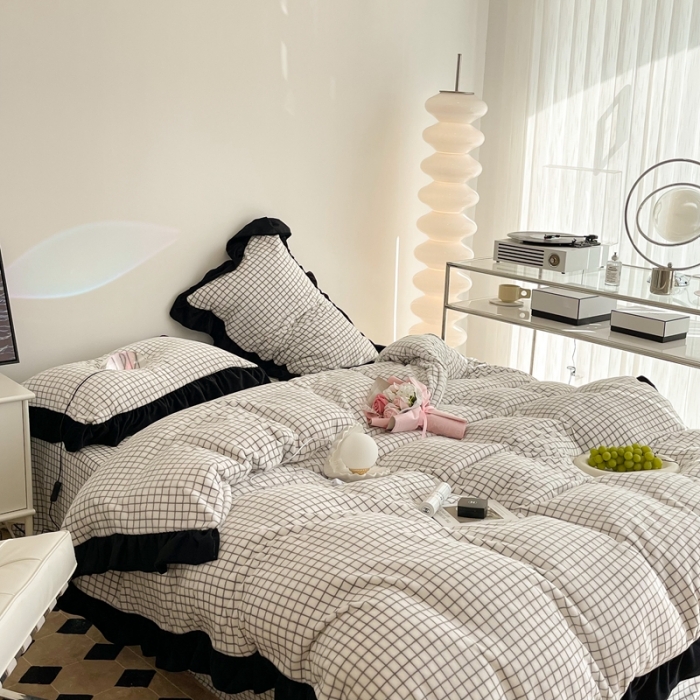 91家纺网 家纺一手货源 找家纺 昔可 2021新款黑色花边牛奶绒四件套 小小白格