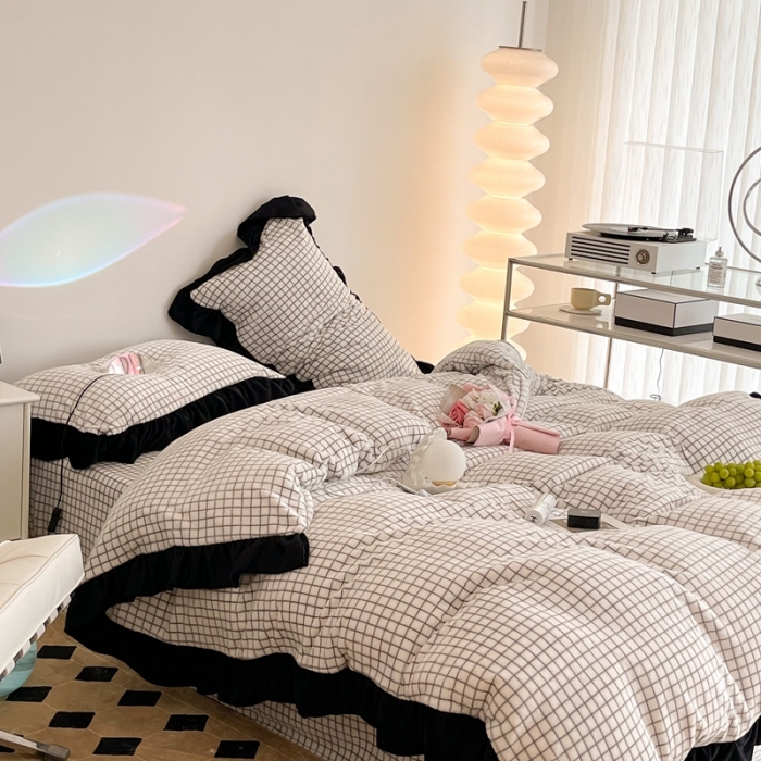 91家纺网 家纺一手货源 找家纺 昔可 2021新款黑色花边牛奶绒四件套 小小白格