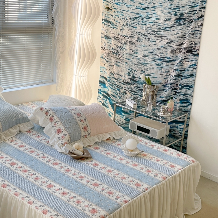 91家纺网 家纺一手货源 找家纺 昔可家纺 2021新款秋冬超仙牛奶宝宝绒床裙 竖条蓝色玫瑰