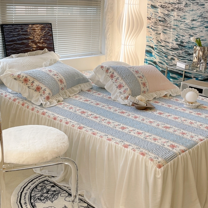 91家纺网 家纺一手货源 找家纺 昔可家纺 2021新款秋冬超仙牛奶宝宝绒床裙 竖条蓝色玫瑰